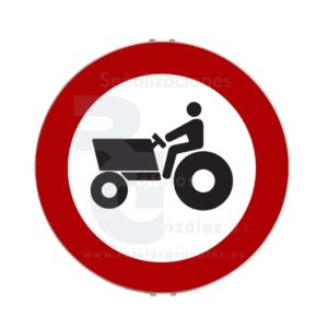 Señal de Código de Acero (R-111) Entrada prohibida a vehículos agrícolas de motor