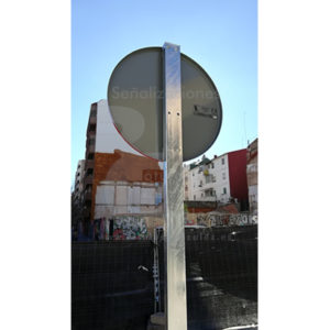 Poste Rectangular de Acero Galvanizado en Caliente 80x40x2 mm.