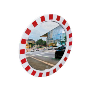 Espejo de tráfico con marco rojo y blanco