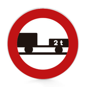 Señal de Código de Aluminio (R-112) Entrada prohibida a vehículos de motor con remolque, que no sea un semirremolque o un remolque de un solo eje